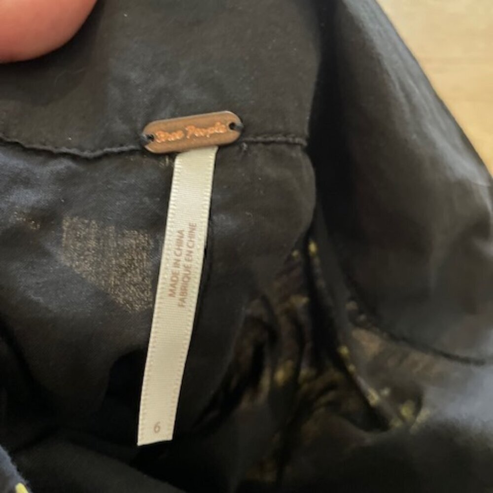 Free People Black Pleated Floral Skirt Size 6 - Picture 4 of 4